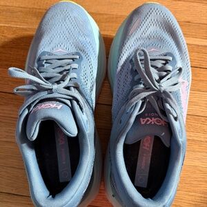 Women’s Hoka bondi 8